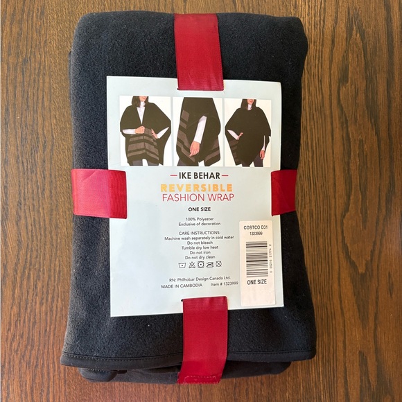 Ike Behar Women’s Reversible Fashion Wrap - Picture 7 of 7